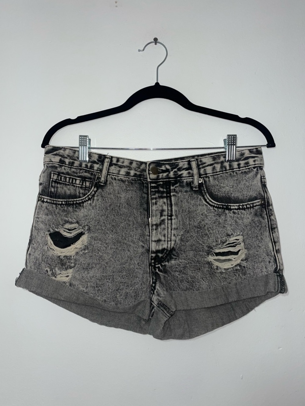 Forever 21 Black Acid-Wash Distressed Denim Shorts